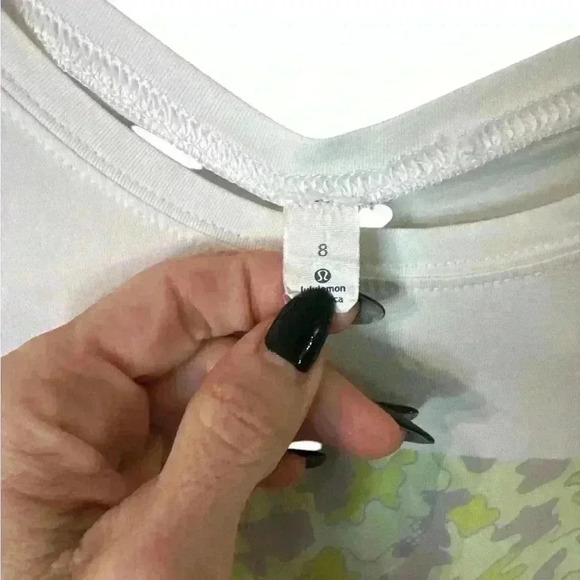 Lululemon Muscle Hustle Tee
White / Green 8 - Picture 9 of 11